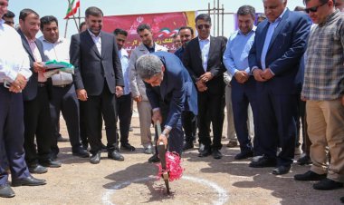 آيين كلنگ زنى محور لار - بندرعباس انجام شد