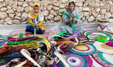 دخترترک تحصیل کرده بوشهری که برای هنرش صف می‌کشند