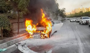 تصاویر آتش گرفتن بنز در بزرگراه