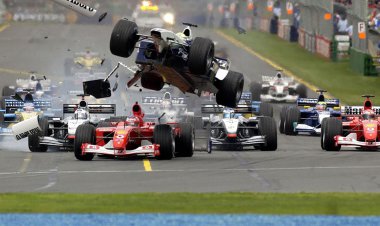 حادثه وحشتناک در خط استارت گرندپری فرمول یک