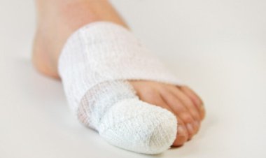 اگر مدام انگشت پایتان با اشیا برخورد می‌کند بخوانید