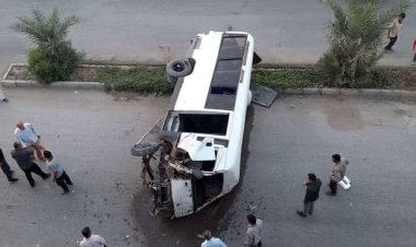 سقوط مینی‌بوس از عرشه پل روگذر اهواز
