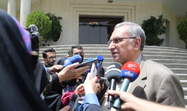 وزیر بهداشت: افراد بالای ۱۳ سال واکسن یادآوری را تزریق کنند