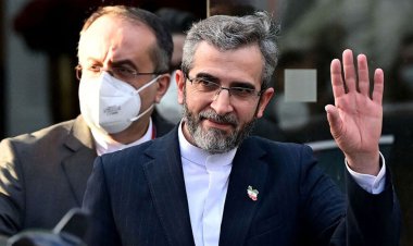 مذاکره کننده ارشد ایران راهی عمان شد