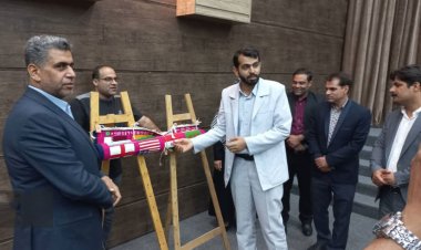 رونمایی از گلیم دستباف جام جهانی در شیراز