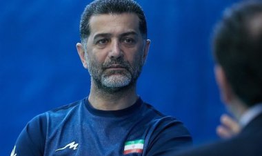 دستمزد عجیب سرمربی تیم ملی والیبال؛ فقط روزی ۱۵۰ هزار تومان!