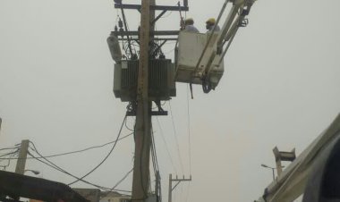 برق مشترکان پرمصرف اهواز در ساعات پیک بار قطع می شود    