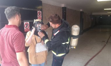 نجات جان ۱۱ نفر در یک حادثه آتش‌سوزی در اهواز