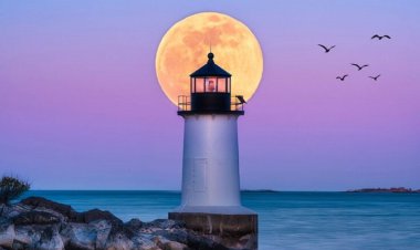 امشب حواس‌تان به ماه باشد