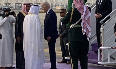 ورود هواپیمای حامل بایدن به عربستان