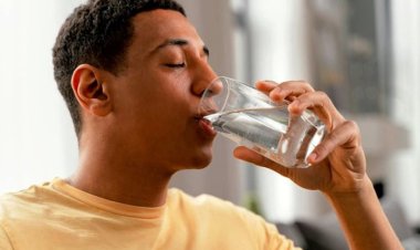 عوارض مرگبار نوشیدن زیاد آب!