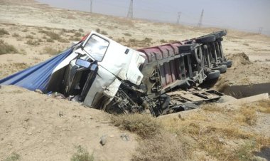 واژگونی  تریلر در محور گناوه  - دیلم    