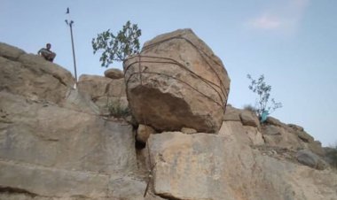 رفع کابوس ۳۰ ساله سنگ ۴۰ تنی از سر اهالی روستای دشتک مرودشت فارس