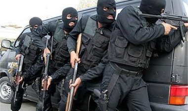 ببینید | فیلم دیدنی از عملیات ویژه برای رهایی از زن گروگانگیر شده 