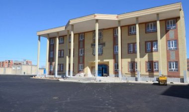 مدارس بندرعباس در پی زلزله به روی شهروندان باز شد