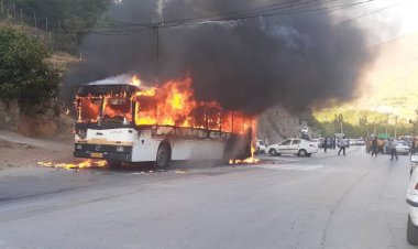 اتوبوس حامل مسافران سیروان به تهران دچار آتش سوزی شد