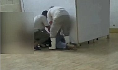 ببینید| ویدیویی تکان‌دهنده از رفتارهای غیرانسانی و خشن در یک مرکز توانبخشی