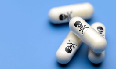 ببینید| فروش قرص‌های لاغری با طعم شیشه توسط عطاری‌ها