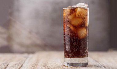 ۱۰ بلای وحشتناکی که نوشابه‌های گازدار سرمان می‌آورند