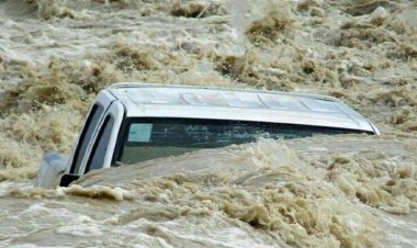 ببینید| زیرآبی رفتن پراید