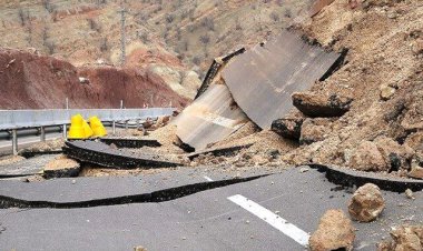 ببینید | حمل جانباختگان سیل به شکلی ناراحت کننده