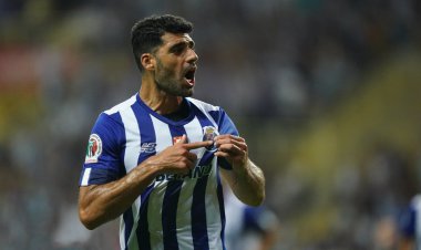 طارمی قهرمان جدال قهرمانان