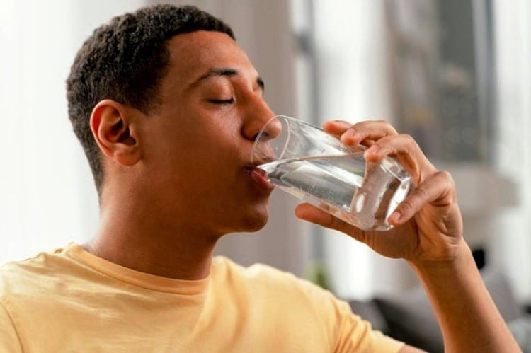 عوارض مرگبار نوشیدن زیاد آب!