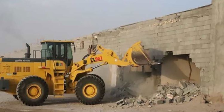 66 فقره ساخت و ساز غیر مجاز در گناوه تخریب شد