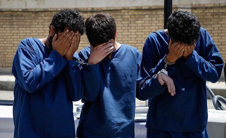 اعضای باند آدم ربایان و سارقان مسلح در شیراز دستگیر شدند