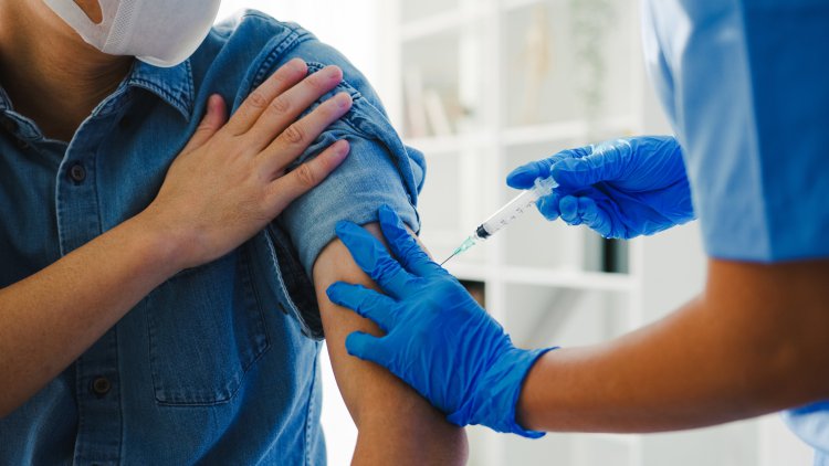 چرا باید واکسن  یادآور کرونا را تزریق کرد؟