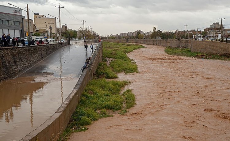 مردم شیراز در خانه بمانند/ تردد در کنار رودخانه خشک ممنوع