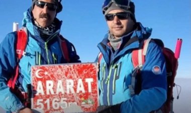 کوهنوردان آباده‌ای بر بام آرارات