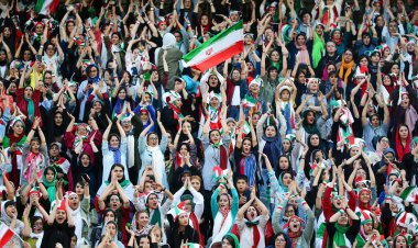 پاسخ عجیب وزیر ورزش درباره  حضور زنان در ورزشگاه‌ها