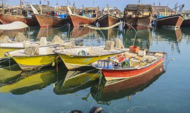 شناورهای سبک از رفت و آمد در نیمه شرقی تنگه هرمز خودداری کنند