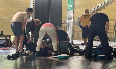 حمله به نویسنده مرتد کتاب آیات شیطانی