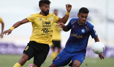 گل دوم سپاهان به استقلال توسط رامین رضاییان