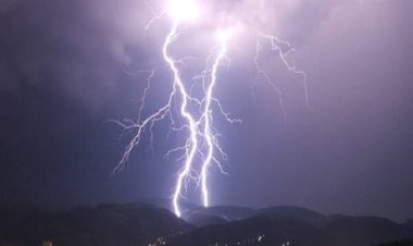 صاعقه در ممسنی دو نفر را راهی بیمارستان کرد