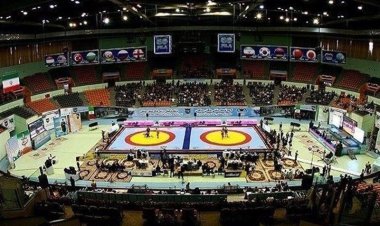 واکنش فدراسیون کشتی به درگیری و مرد تبر به دست