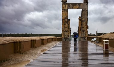 چرا تخت جمشید دچار آب گرفتگی نشد؟