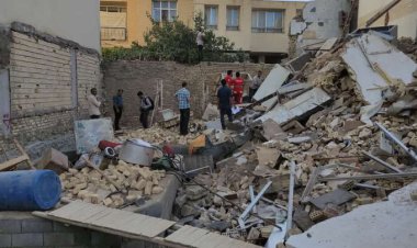 ببینید| لحظه هولناک ریزش ساختمان به علت گودبرداری غیراصولی