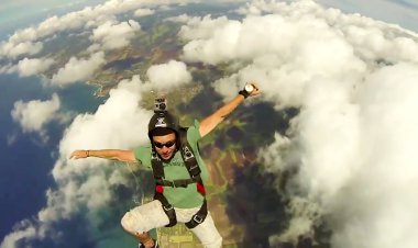 ببینید | فرود چترباز بدون چتر نجات از ارتفاع ۱۰ کیلومتری