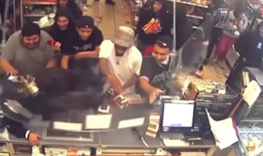 فیلم غارت عجیب یک سوپر مارکت توسط مردم در لس آنجلس