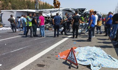 ببینید| تصادف هولناک اتوبوس در ترکیه