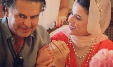 صمیمیت همسر سفیر با خواننده سرشناس جنجالی شد