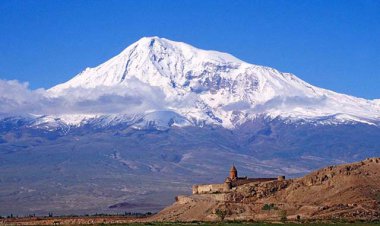 کوهنورد سروستانی بر فراز بام ترکیه