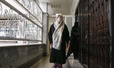 خبر آزادی مادر بابک خرمدین از زندان صحت دارد؟      
