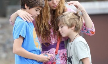 بلایی که جرارد پیکه و کلارا سر شکیرا آوردند!