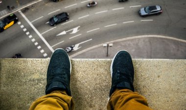 فیلم| اقدام تحسین برانگیز پلیس برای نجات جان یک شهروند