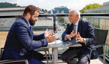 بورل: اکنون توپ در زمین ایران است!