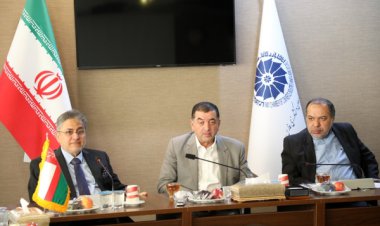 رئیس اتاق بازرگانی فارس: شیراز خانه دوم عمانی‌ها است